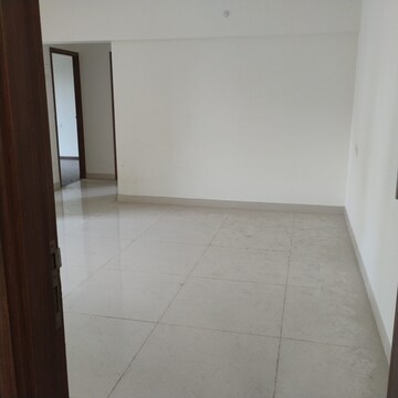 Room in 2 BHK Apartment at Shapoorji Pallonji Siennaa, Kandivali East – for Sale