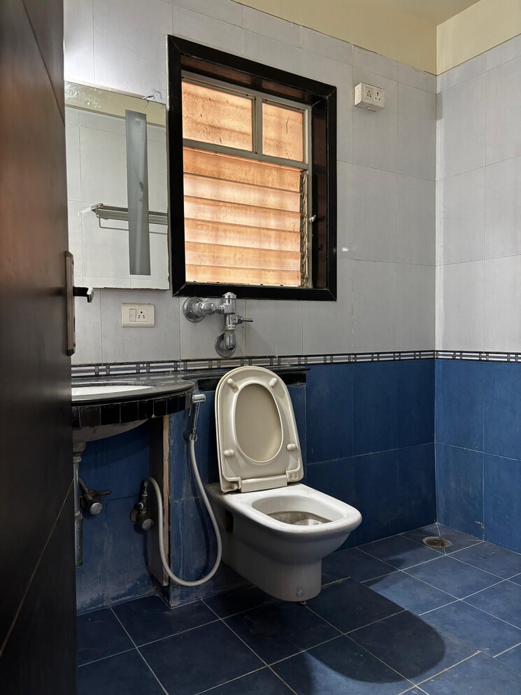 Bathroom, nyati-windchimes 5 Bedroom 3200 Sq.Ft. Apartment In Mohammadwadi Pune 8997763
