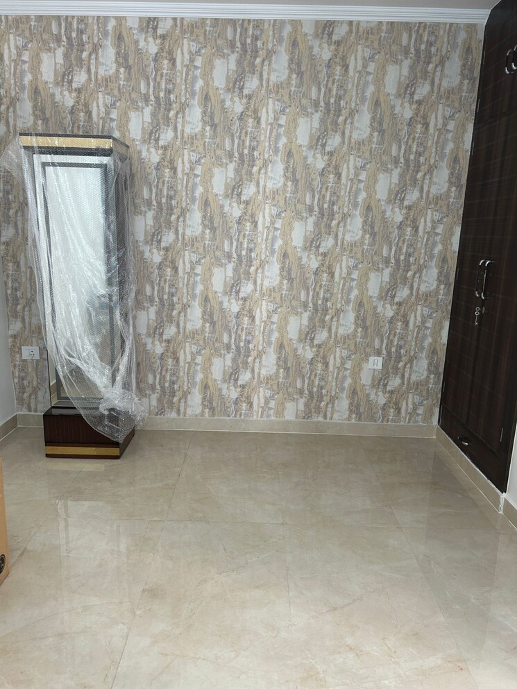 Bathroom, bptp-district-phase-2 3 Bedroom 250 Sq.Yd. Apartment In Sector 84 Faridabad 8997751