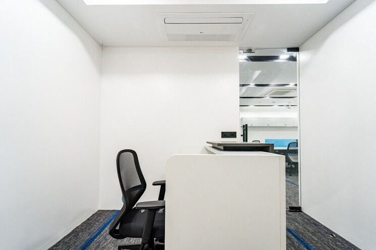 Team Area, vijay nagar Commercial Office Space 2010 Sq.Ft. In Vijay Nagar Indore 8997755