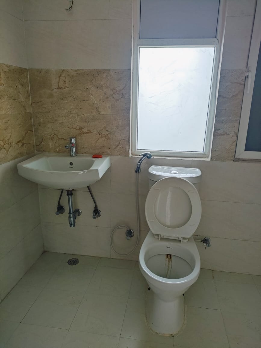 3 BHK + Pooja Room,Servant Room,Study Room,Extra Room Apartment For Rent in Gaur City 2 - 14th Avenue