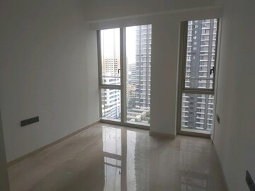 Room in 2 BHK Apartment at Lodha Parkside, Worli – for Rent
