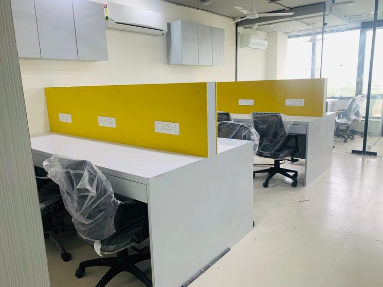 Team Area, shivalik-shilp Commercial Office Space 700 Sq.Ft. In Sanidhya Ahmedabad 8997780