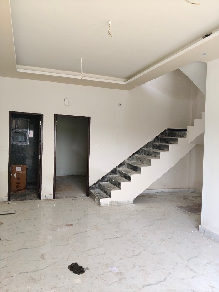 Living Room, khodna kalan 3 Bedroom 1620 Sq.Ft. Villa In Khodna Kalan Greater Noida 8997788