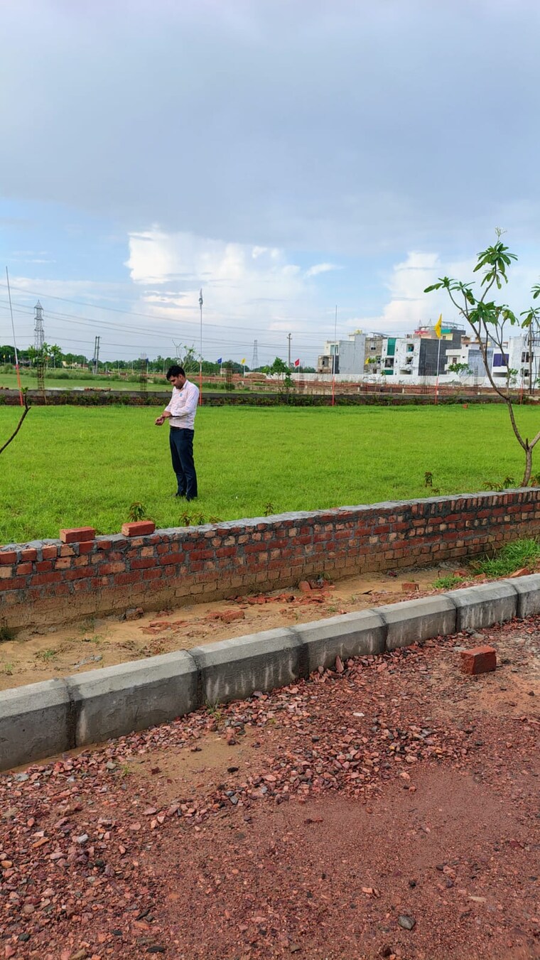 undefined, yashvi-golden-gate-residency  135 Sq.Yd. Plot In Farukh Nagar Sector 3 Gurgaon 8997810