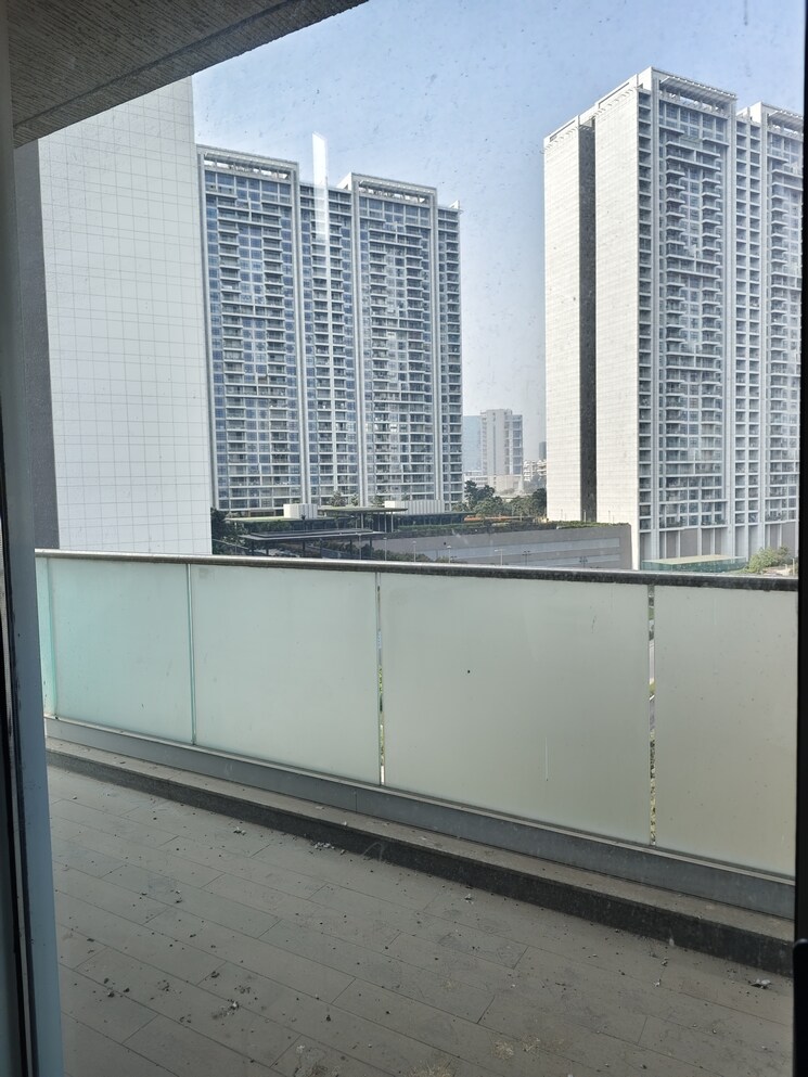 Balcony, panchshil-soho Commercial Office Space 2400 Sq.Ft. In Kharadi Pune 8997833