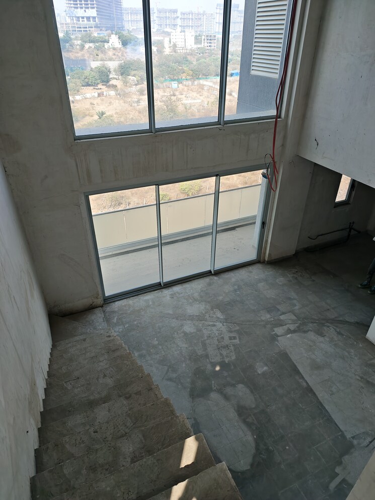 Balcony, panchshil-soho Commercial Office Space 2400 Sq.Ft. In Kharadi Pune 8997833