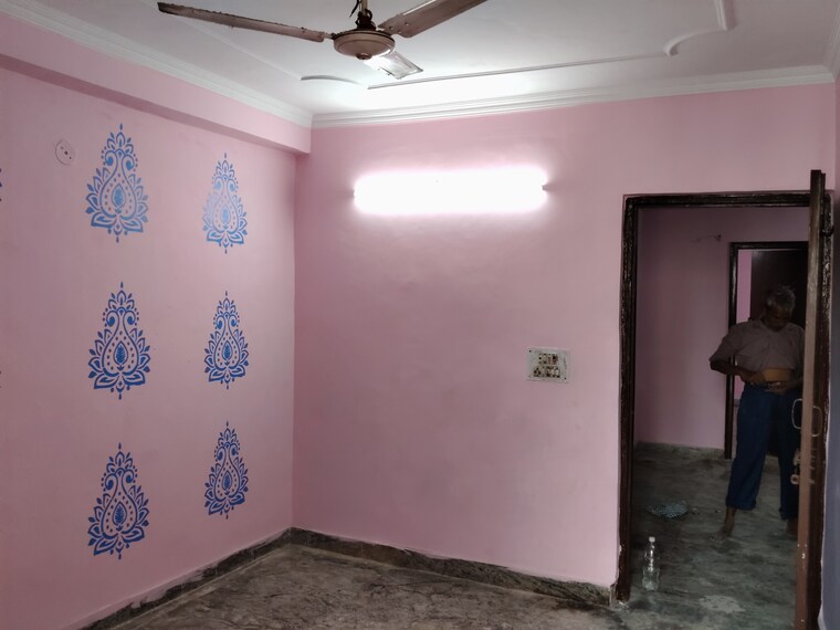 Room, rattan-apartment 2 Bedroom 75 Sq.Yd. Builder Floor In Khanpur Delhi 8997865