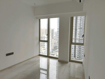 Room in 2 BHK Apartment at Lodha The Park, Worli – for Rent