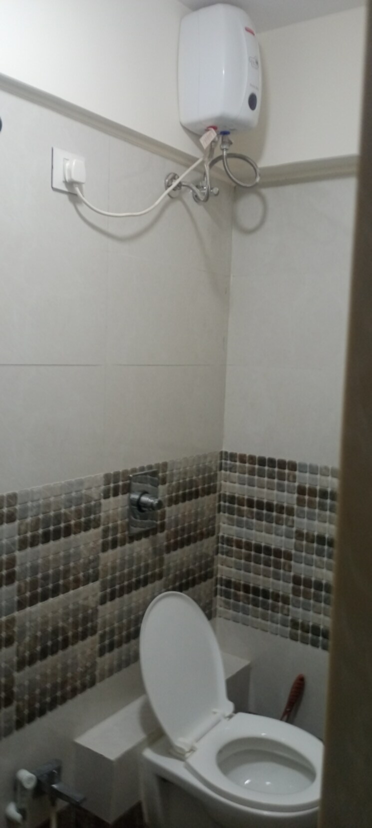 Bathroom, bindra-complex 1 Bedroom 650 Sq.Ft. Apartment In Andheri East Mumbai 8997866