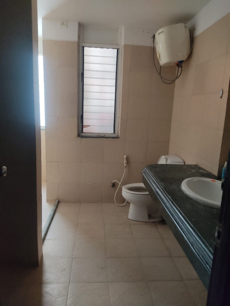 Bathroom, puri-pranayam 3 Bedroom 1857 Sq.Ft. Apartment In Sector 82 Faridabad 8997798