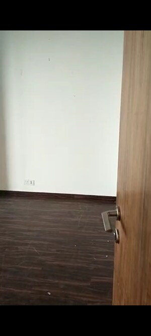 Room in 3 BHK Apartment at Vision Crest, Dadar West – for Sale