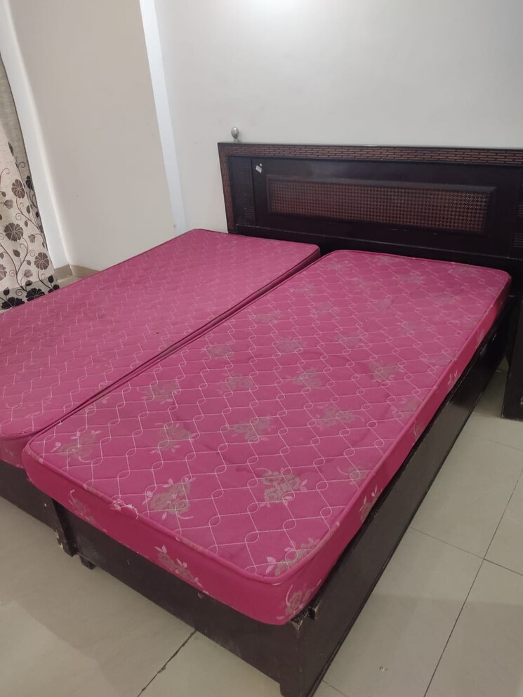 Bedroom, puri-pranayam 3 Bedroom 1857 Sq.Ft. Apartment In Sector 82 Faridabad 8997798