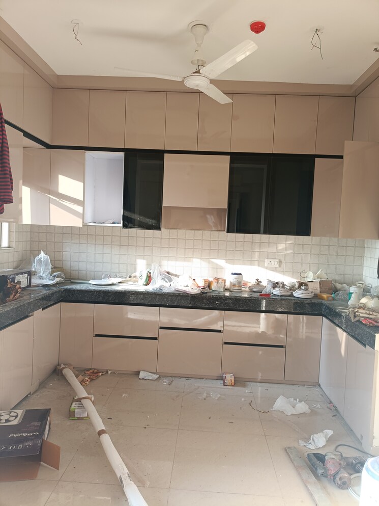 Kitchen, landcraft-golflinks-plaza 4 Bedroom 2375 Sq.Ft. Apartment In Pandav Nagar Ghaziabad 8997884