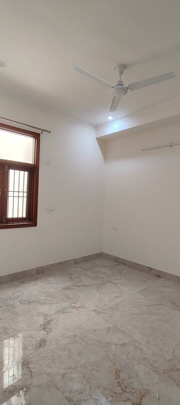 2 BHK Builder Floor For Rent in Chattarpur
