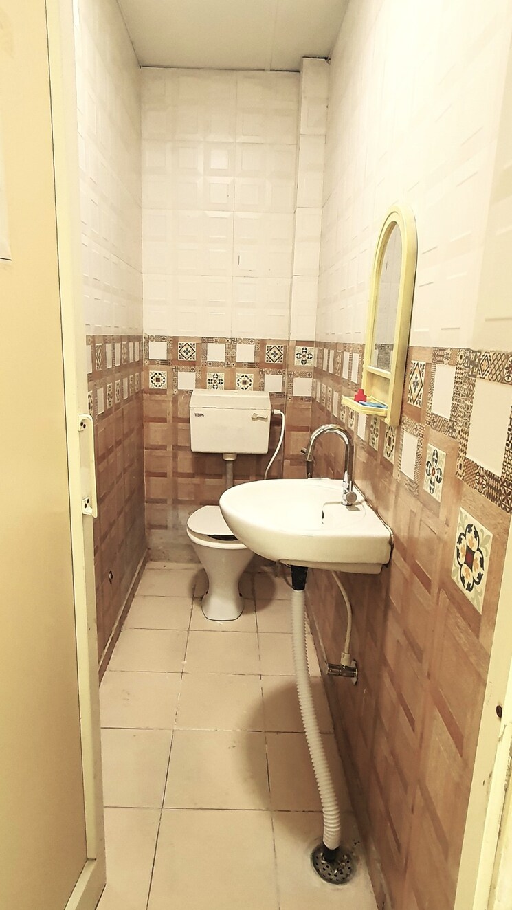 Team Area, sector 6 Commercial Office Space 2000 Sq.Ft. In Sector 6 Noida 8997939