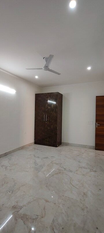 3 BHK Builder Floor For Rent in Chattarpur