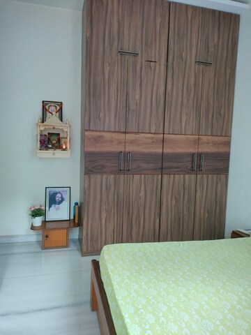 Furnished Amenities in 2 BHK Apartment at Indiabulls Blu, Worli – for Rent
