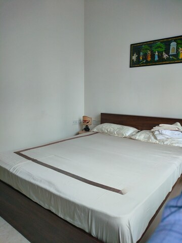 Bedroom in 2 BHK Apartment at Indiabulls Blu, Worli – for Rent