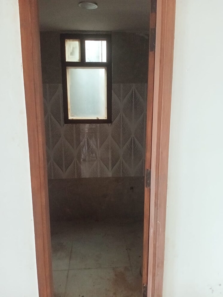 Bathroom, sultanpur 2 Bedroom 85 Sq.Yd. Builder Floor In Sultanpur Delhi 8994368