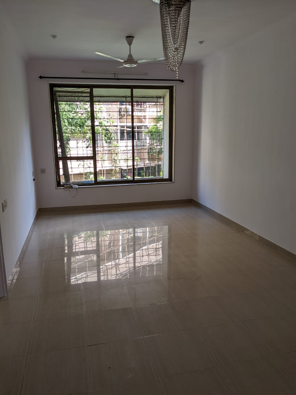 3 BHK 1000 Sq.Ft. Apartment in Sindhi Society