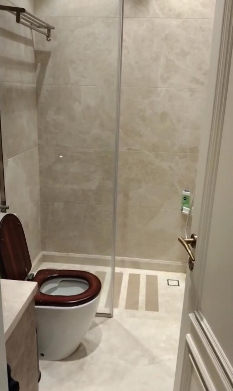 Bathroom, indiabulls-blu 2 Bedroom 880 Sq.Ft. Apartment In Worli Mumbai 8998034