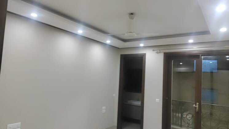 Room, green park 4 Bedroom 320 Sq.Yd. Builder Floor In Green Park Delhi 8998053