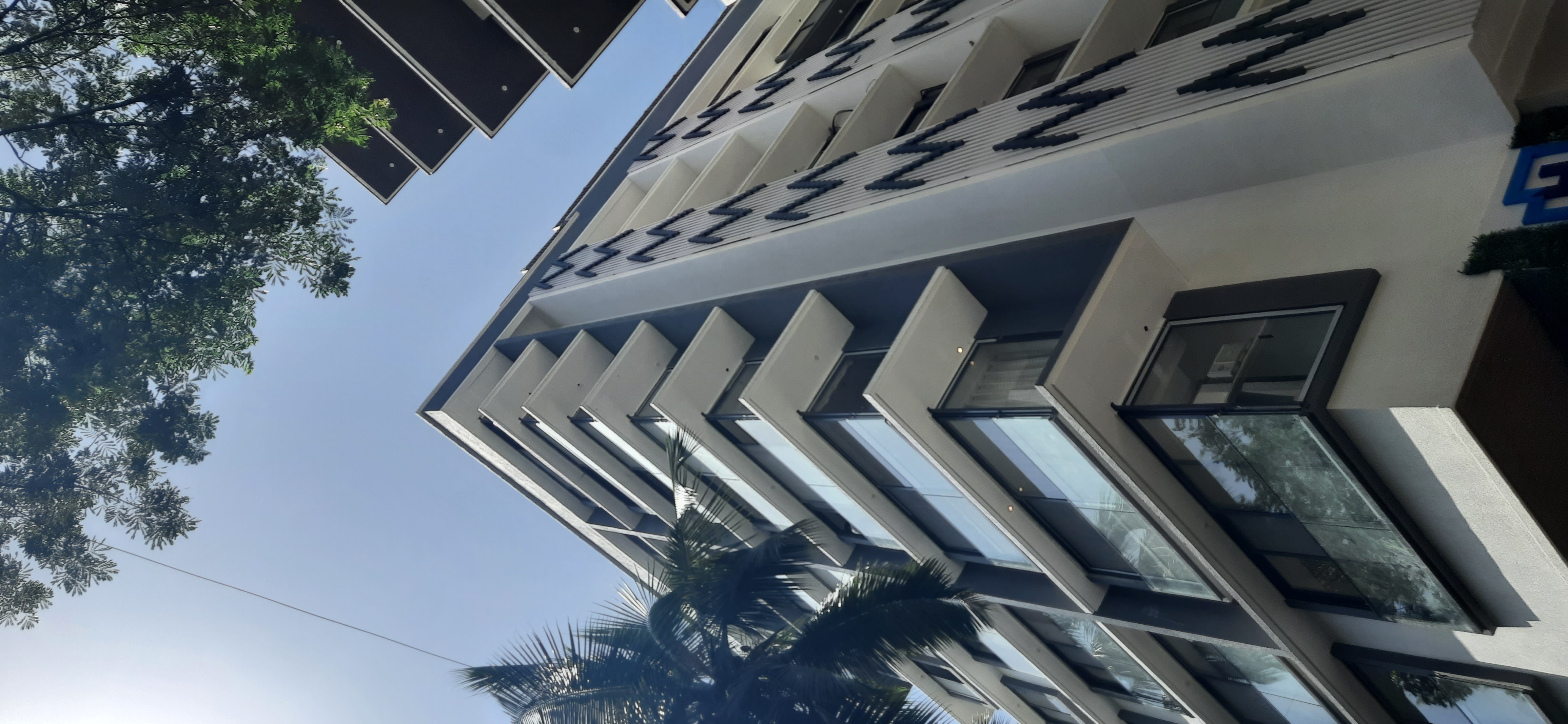 3 BHK + Servant Room Apartment For Rent in Brand Newbuilding