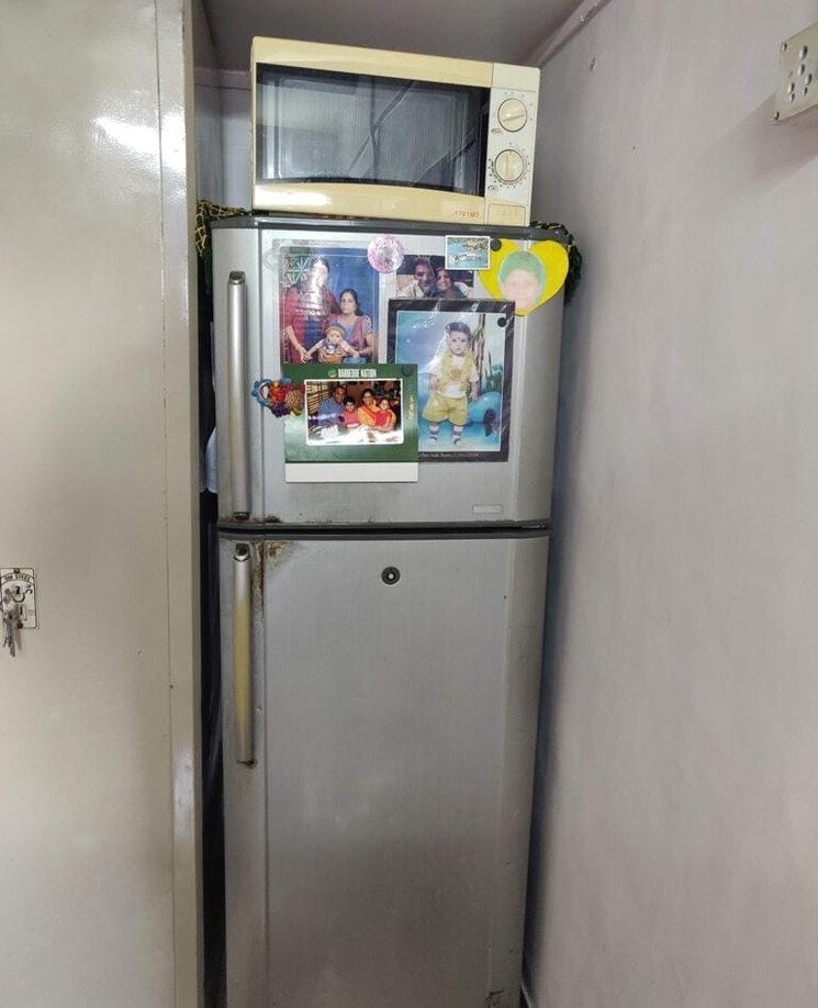 Other, suyog-chs-bandra-east 1 RK 225 Sq.Ft. Apartment In Bandra East Mumbai 8998155