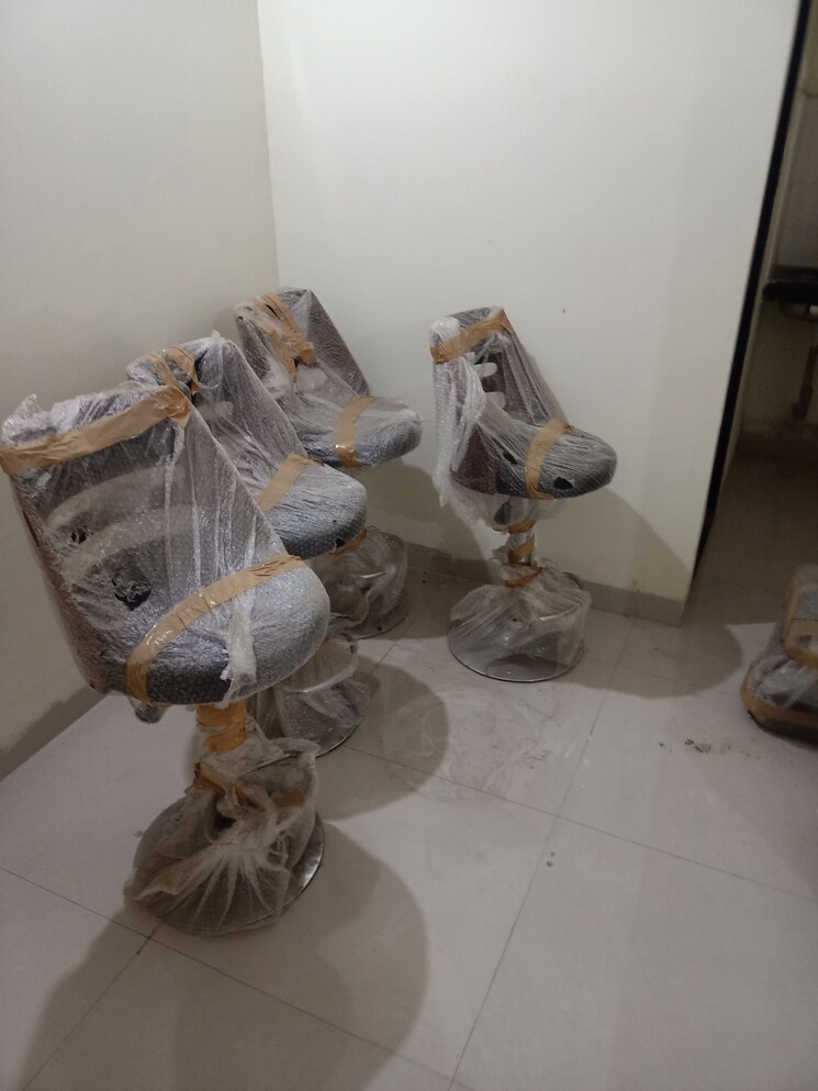 Living Room, venus-residency-naupada Commercial Office Space 300 Sq.Ft. In Naupada Thane 8998102