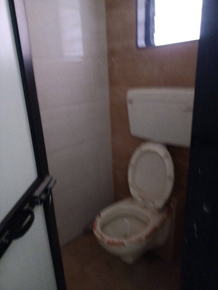 Bathroom, venus-residency-naupada Commercial Office Space 300 Sq.Ft. In Naupada Thane 8998102