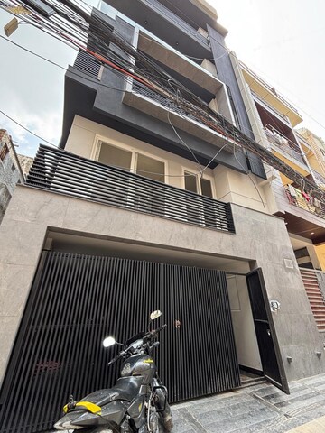 2 BHK Builder Floor – Exterior View View at Veera Safdarjung Enclave, Safdarjung Enclave - for Rent