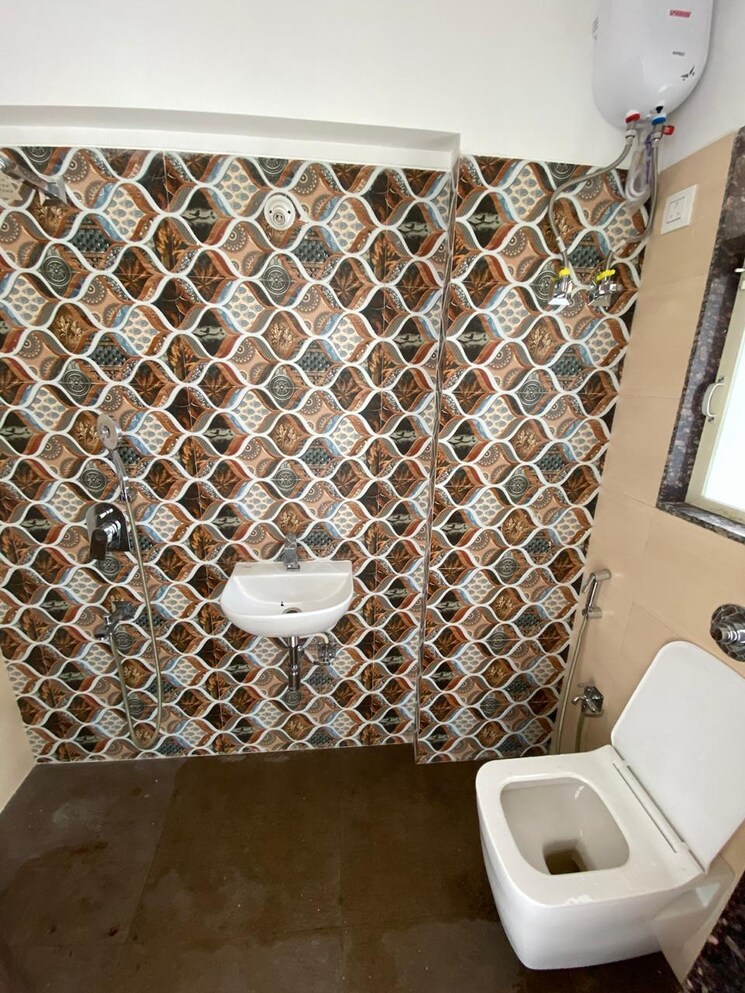 Bathroom, shree-riddhi-siddhi-sumukh-hills 1 Bedroom 424 Sq.Ft. Apartment In Kandivali East Mumbai 8998287