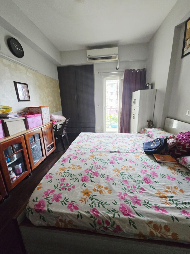 Bedroom, prateek-wisteria 4 Bedroom 2115 Sq.Ft. Apartment In Sector 77 Noida 8998307