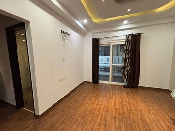 Room in 2 BHK Apartment at Emaar Emerald Estate, Sector 65 – for Rent