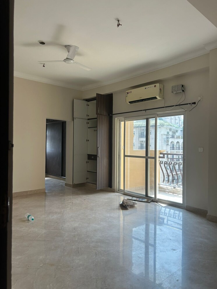 Room, sunshine-helios 4 Bedroom 4500 Sq.Ft. Penthouse In Sector 78 Noida 8998341