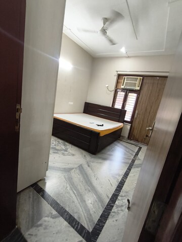 Kitchen in 2 BHK Builder Floor at Sector 40 – for Rent