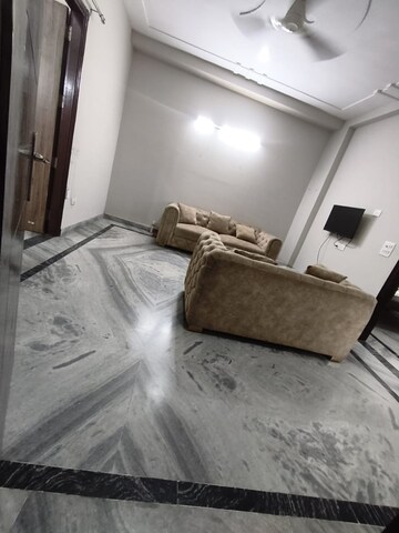 Living Room in 2 BHK Builder Floor at Sector 40 – for Rent