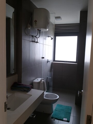 Bathroom in 2.5 BHK Apartment at Ireo Skyon, Sector 60 – for Rent