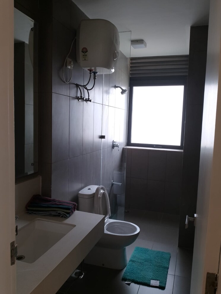 Bathroom, ireo-skyon 2.5 Bedroom 1540 Sq.Ft. Apartment In Sector 60 Gurgaon 8998465