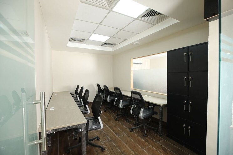 Gym, palasia square Commercial Office Space 1975 Sq.Ft. In Palasia Square Indore 8998475