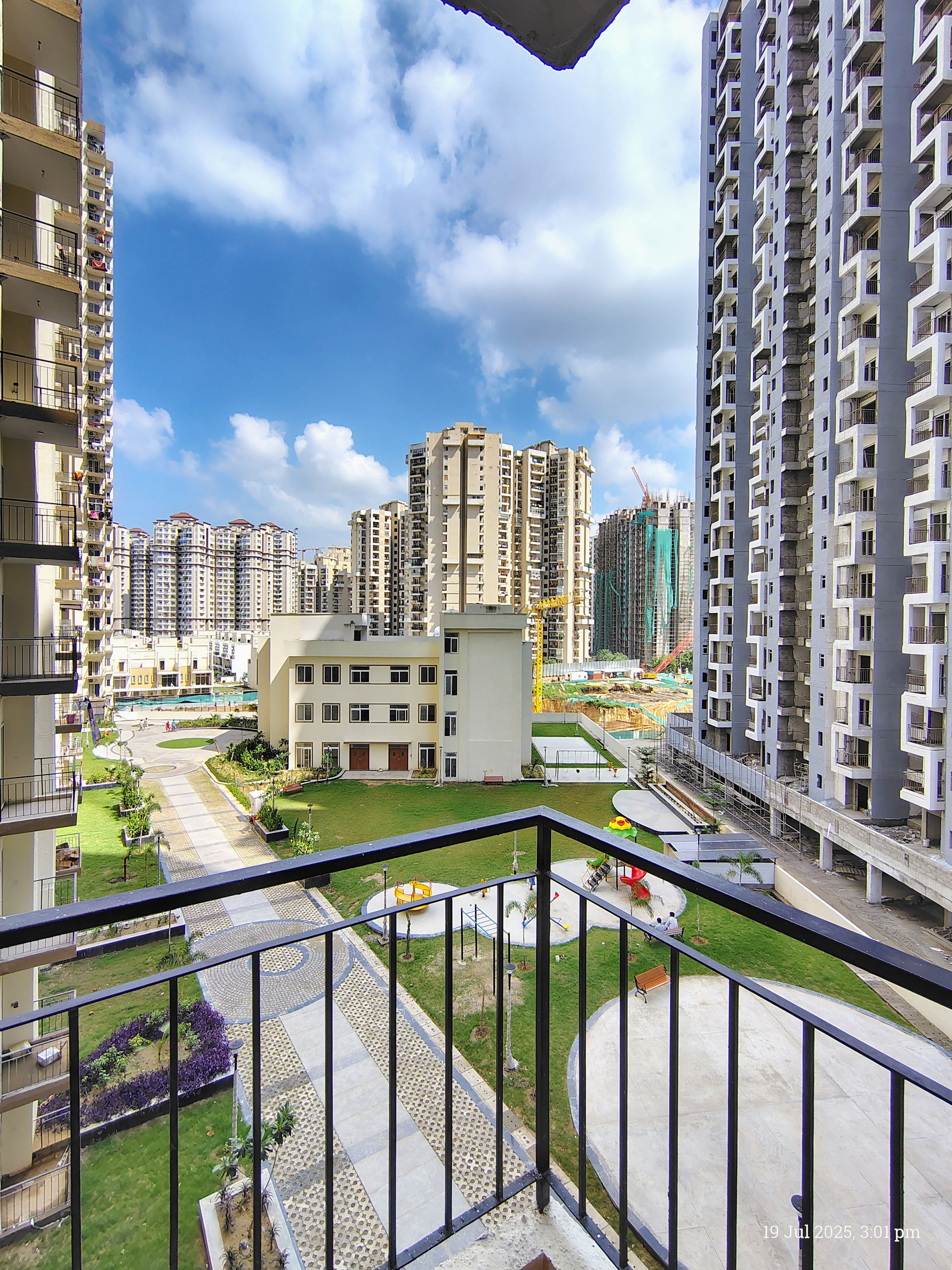 2 BHK 850 Sq.Ft. Apartment in NBCC Aspire Enchante