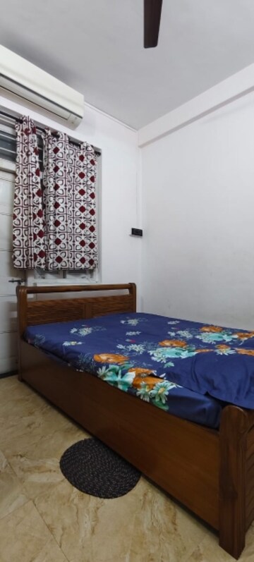 Bedroom in 1 BHK Apartment at Shraddha View CHS, Santacruz East – for Rent