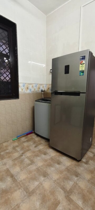 Bathroom in 1 BHK Apartment at Shraddha View CHS, Santacruz East – for Rent