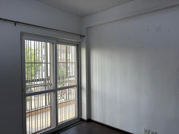 Room in 3 BHK Builder Floor at BPTP District Phase 2, Sector 84 – for Rent