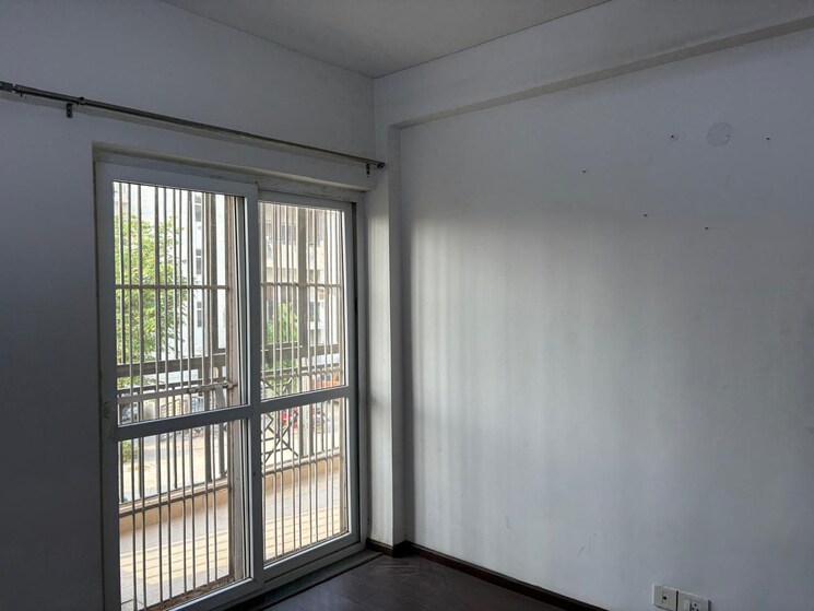 Room, bptp-district-phase-2 3 Bedroom 250 Sq.Yd. Builder Floor In Sector 84 Faridabad 8998542