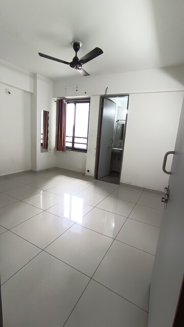 Room in 2 BHK Apartment at Goyal Orchid Blues, Shela – for Rent