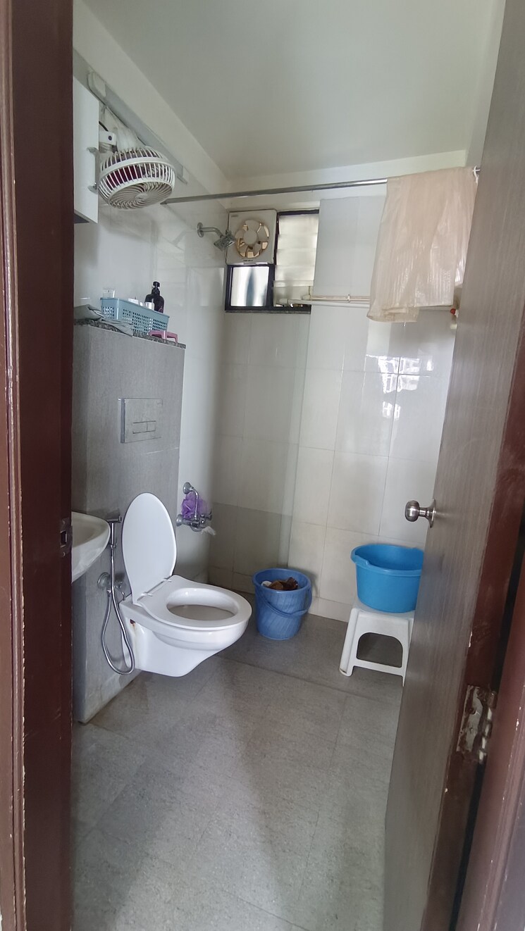 Bathroom, sun-aspire 3 Bedroom 1280 Sq.Ft. Apartment In Bopal Ahmedabad 8998587