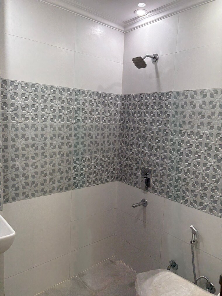 Bathroom, khanpur 2 Bedroom 800 Sq.Ft. Builder Floor In Khanpur Delhi 8998625
