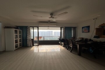 Parking in 3.5 BHK Apartment at The Wadhwa The Address, Ghatkopar West – for Rent
